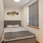 公寓 Cozy Terrace & Free Parking In The Heart Of *