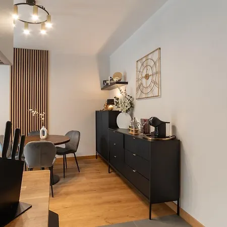 Cozy Terrace & Free Parking In The Heart Of Lejlighed *