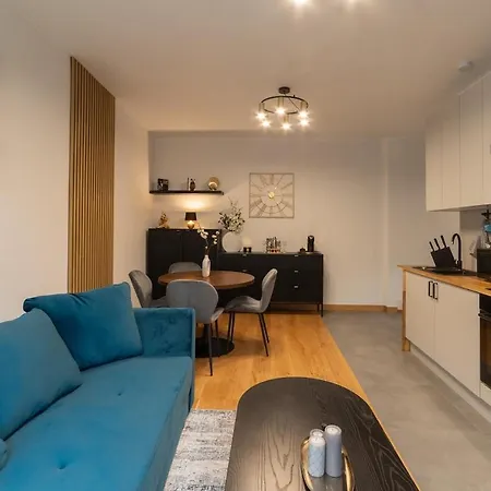 Lejlighed Cozy Terrace & Free Parking In The Heart Of Riga