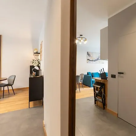 Cozy Terrace & Free Parking In The Heart Of