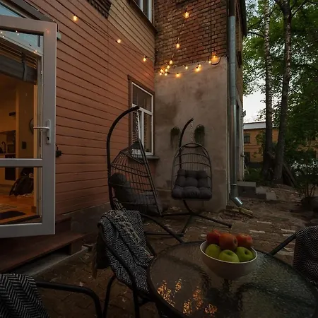 Cozy Terrace & Free Parking In The Heart Of