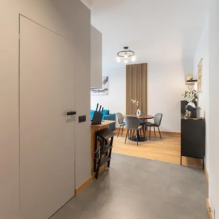 Cozy Terrace & Free Parking In The Heart Of شقة *