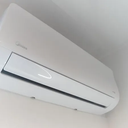 Cozy Terrace & Free Parking In The Heart Of Apartamento