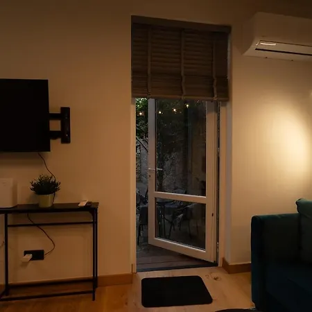 Cozy Terrace & Free Parking In The Heart Of Apartamento *