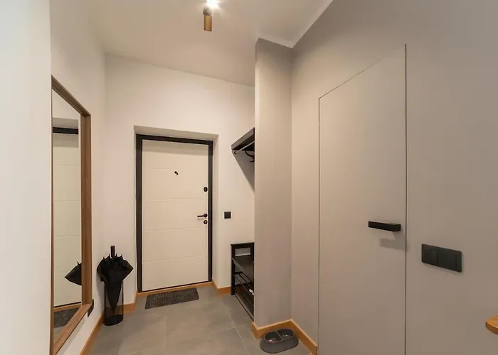 Apartamento Cozy Terrace & Free Parking In The Heart Of Riga