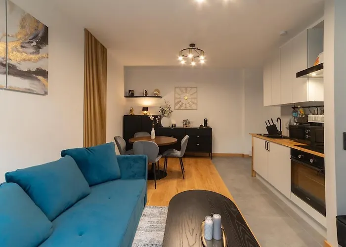 Apartamento Cozy Terrace & Free Parking In The Heart Of Riga