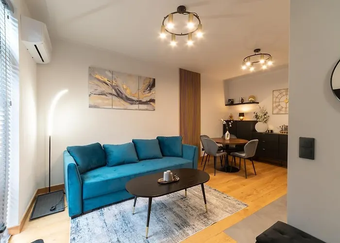 Cozy Terrace & Free Parking In The Heart Of *