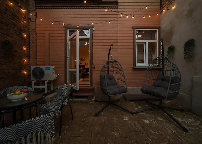 Dzīvoklis Cozy Terrace & Free Parking In The Heart Of *