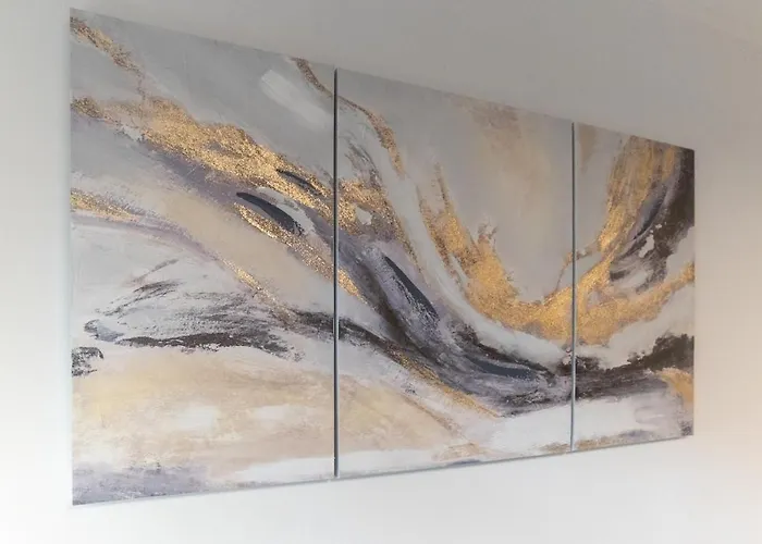 Cozy Terrace & Free Parking In The Heart Of *