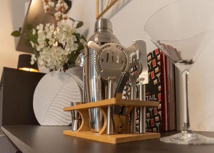 Dzīvoklis Cozy Terrace & Free Parking In The Heart Of