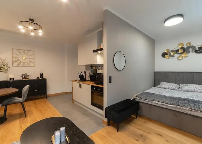 Cozy Terrace & Free Parking In The Heart Of Dzīvoklis Riga