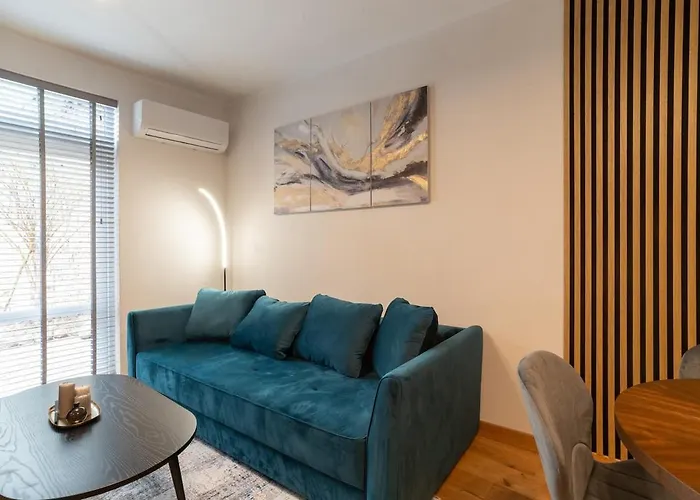 Cozy Terrace & Free Parking In The Heart Of Dzīvoklis *