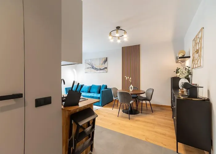 Cozy Terrace & Free Parking In The Heart Of *