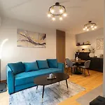 Cozy Terrace & Free Parking In The Heart Of *