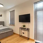 Cozy Terrace & Free Parking In The Heart Of Apartman Riga