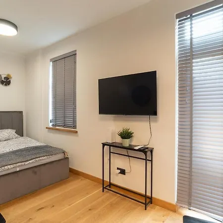Cozy Terrace & Free Parking In The Heart Of Apartament Ryga